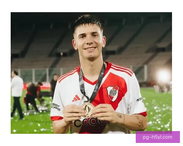 马斯坦托诺阿韦洛亚带队达目标